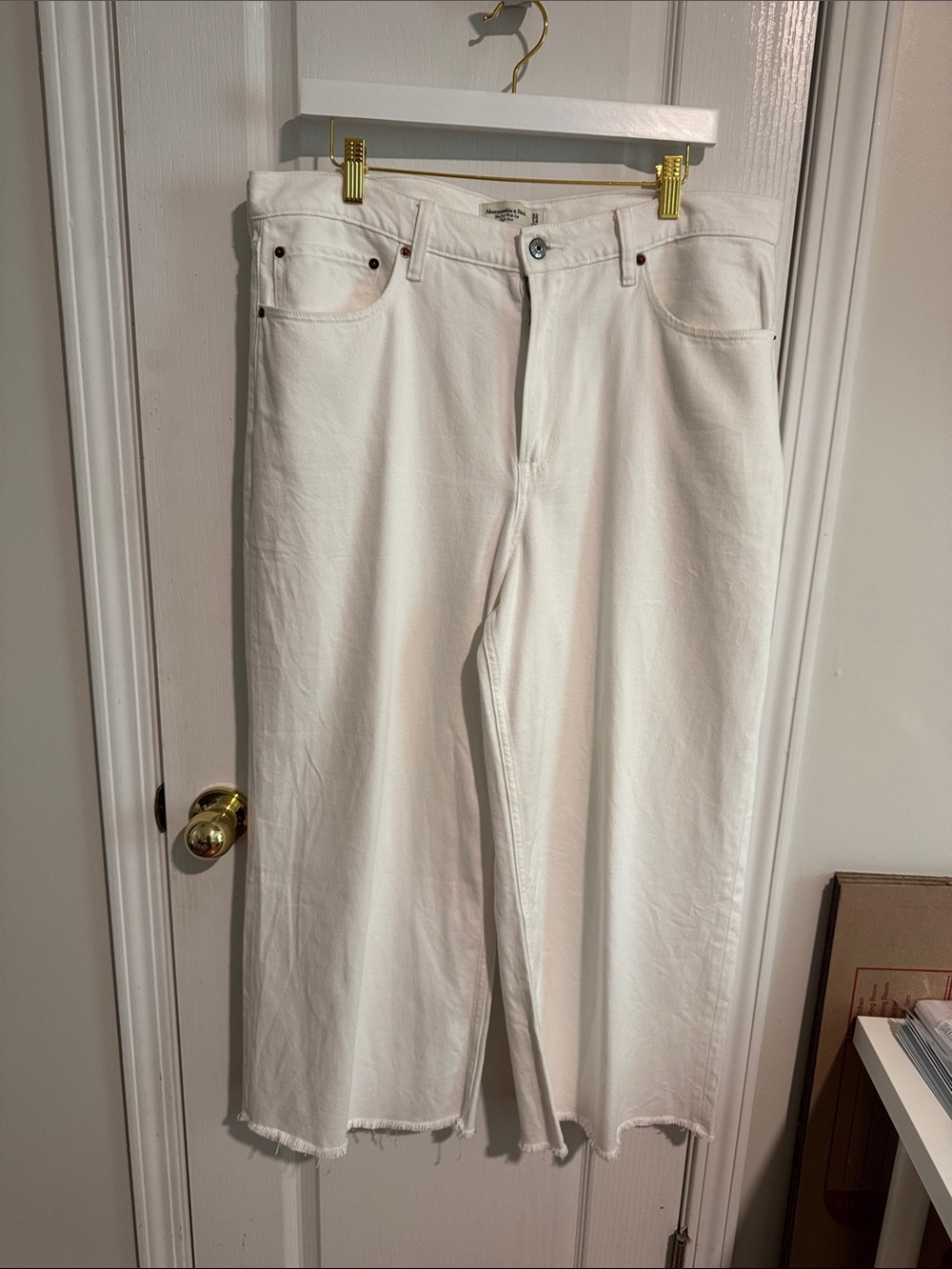 Abercrombie & Fitch Wide Leg Crops
